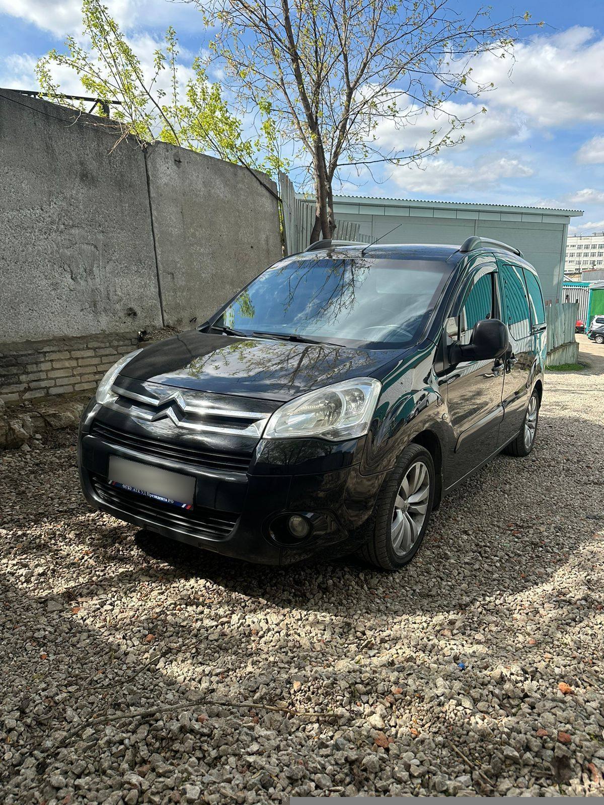 Купить Citroen Berlingo II компактвэн, 2011 года, цвет: Черный, за 730000  руб. в Санкт-Петербурге